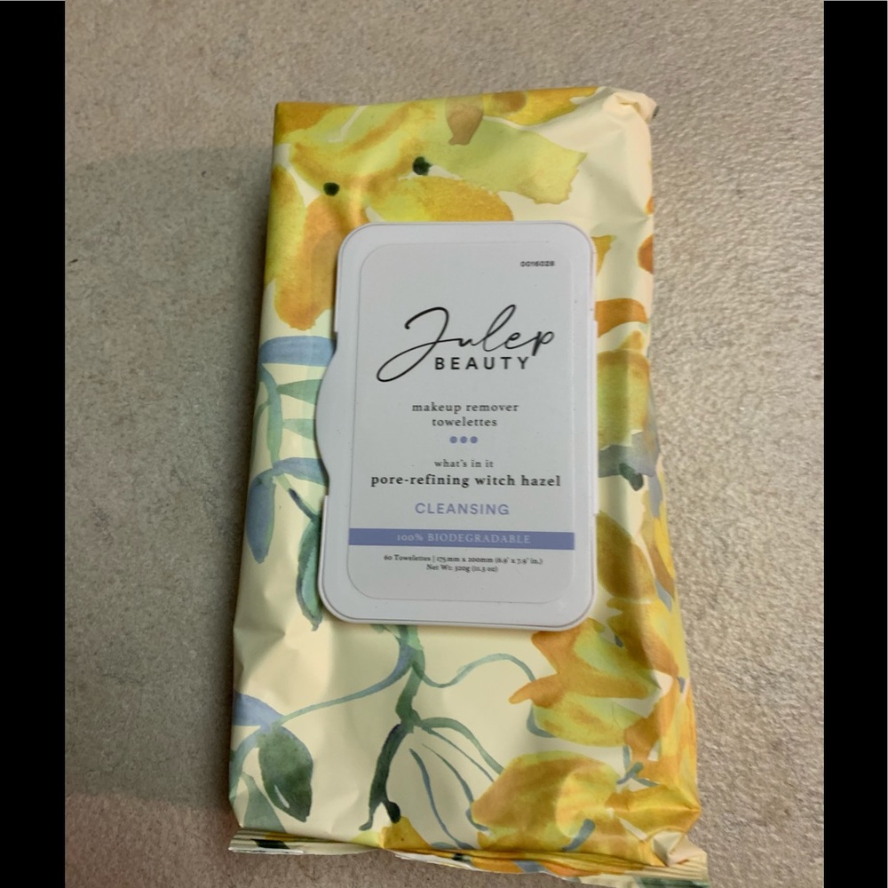 Julep Beauty makeup remover towelettes